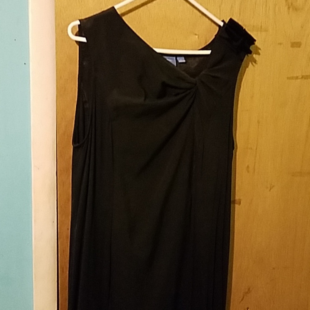 Simply vera black dress